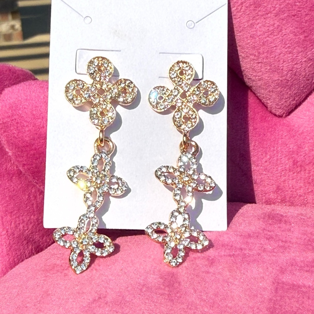 NEW Clover Flower Dangle Gold Tiered Crystal Lightweight Earrings